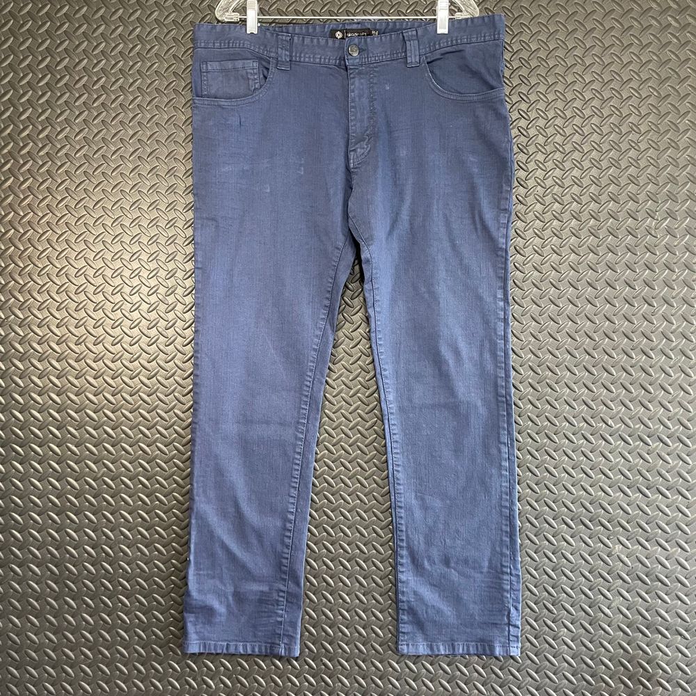 Vintage Y2K Akademiks Navy Blue Denim Casual Streetwear Men's Size 36x32‎